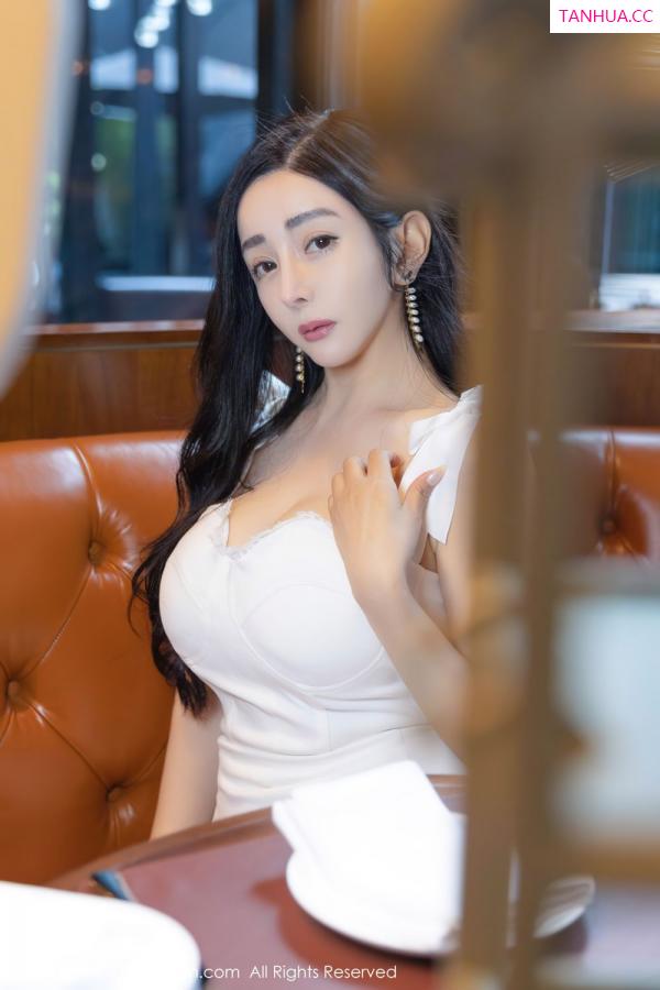 允薾  [XiuRen]高清写真图 2021.11.02 No.4155 允薾第6张图片